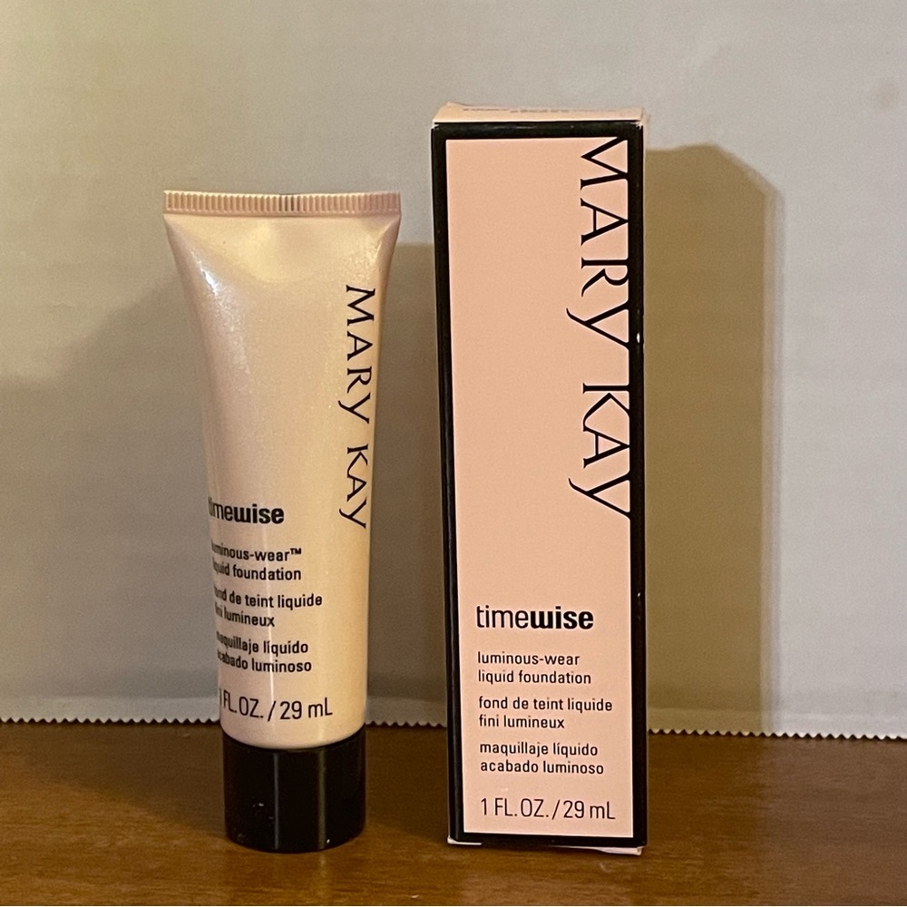 Mary Kay Timewise Luminous-Wear Foundation Ivory 2 Retired Discontinued